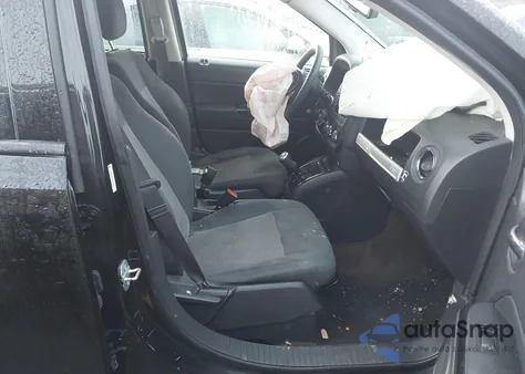 2016 Jeep Compass Sport z USA, uszkodzony, nr VIN 1C4NJCBA7GD600401